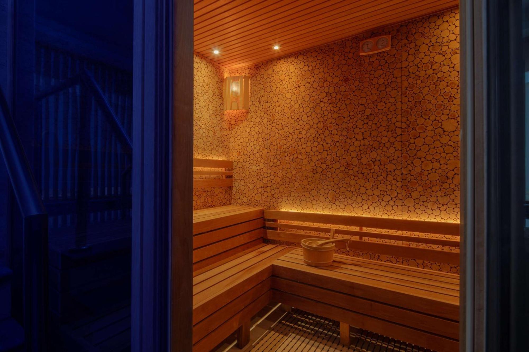 Hyatt Regency Riyadh Olaya Extérieur photo A modern Finnish sauna