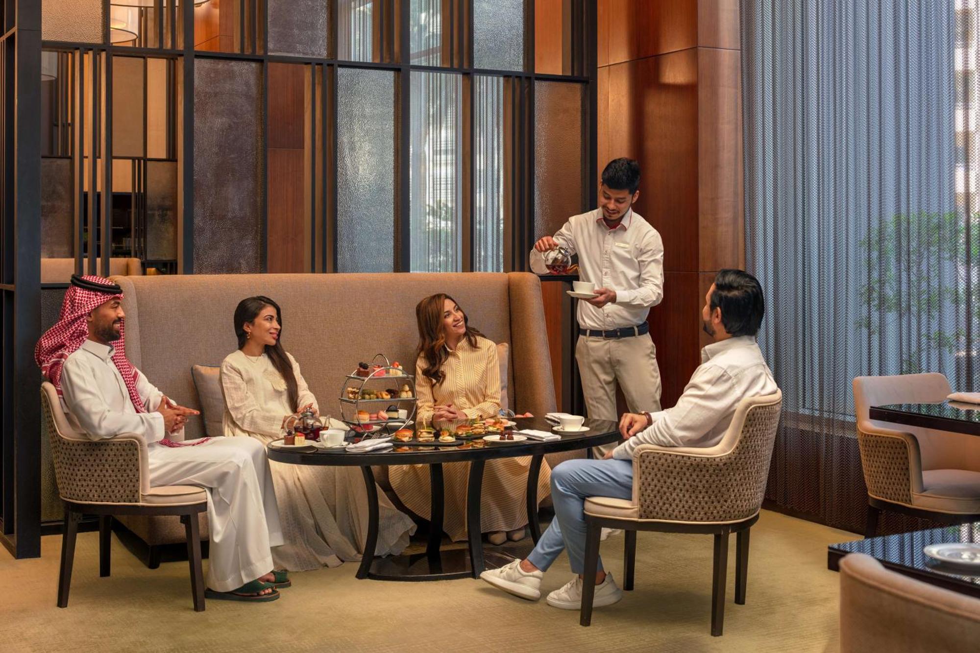 Hyatt Regency Riyadh Olaya Extérieur photo The Lounge at the Ritz-Carlton, Riyadh